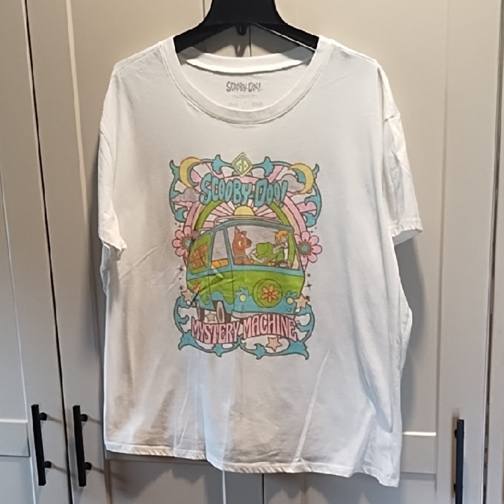 Scooby-Doo White Graphic Tee - Mystery Machine Print